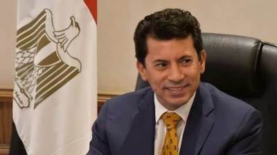 وزير الرياضة يهنئ الأهلي بالفوز بلقب السوبر الإفريقي