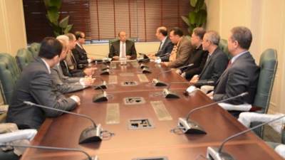 وزير التنمية المحلية يباشر عمله من مقر الوزارة في العاصمة الإدارية الجديدة