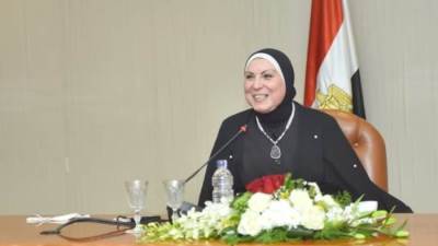 "نيفين جامع" تستعرض خطة التنمية الصناعية المتكاملة لإقليم الصعيد أمام الرئيس السيسى