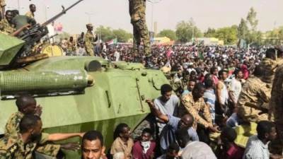 احتجاجات السودان: تعطل خدمات الإنترنت وإغلاق الطرق في الخرطوم