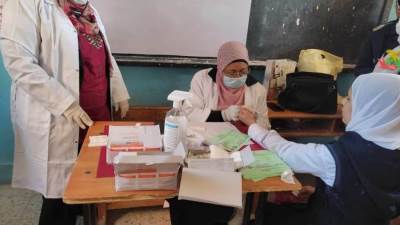 الصحة: صرف العلاج بالمجان للطلاب المصابين بفيروس سي