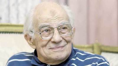 رشوان توفيق لـ الصفقة :تكريمي من آفاق مسرحية تاج علي رأسي