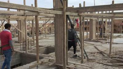 جهاز مدينة الشروق يُوقف مخالفة بناء في مهدها ويتحفظ على المواد المستخدمة