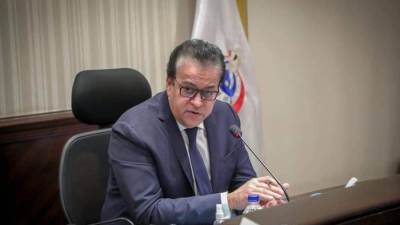 الدكتور خالد عبدالغفار يناقش مع "سينوفاك" خطة تطوير اللقاح ضد متحورات كورونا