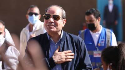 السيسي يشهد حفلًا غنائيا من أهالي أسوان