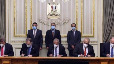 رئيس الوزراء يشهد توقيع 5 اتفاقيات تعاون لبناء القدرات بمجال الذكاء الاصطناعي