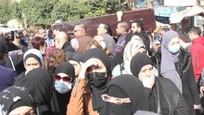 تشييع جثمان الراحلة عزة الاتربي من مسجد السيدة نفسية