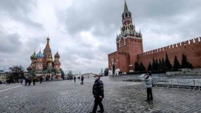 روسيا تفرض فحوصا طبية إلزامية على الأجانب