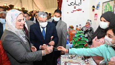 القباج والقاضي وعوض يفتتحون معرض "ديارنا للأثاث والحرف اليدوية لمستلزمات المنزل" بالمنيا