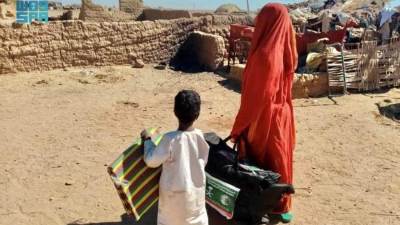 مركز الملك سلمان للإغاثة 6 أطنان من السلال الغذائية بالسودان