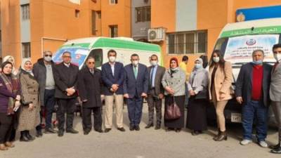 فيها حاجه حلوة.. طبيب أسنان مصري بالخارج يخدم  سكان الأسمرات