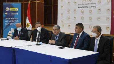 الكهرباء: اتاحة السداد الالكترونى وتوريد ماكينات نقاط البيع للتحصيل وشحن كروت العدادات