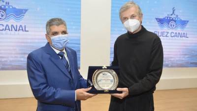 وفد جامعة السوربون يزور قناة السويس للإطلاع على المشروعات التنموية