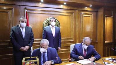 التعليم يشهد تسليم 3 أقمار صناعية تعليمية للجامعات من إنتاج وكالة الفضاء