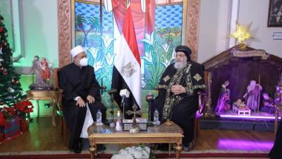 شيخ الأزهر يهنئ البابا تواضروس والإخوة المسيحيين بمناسبة أعياد الميلاد