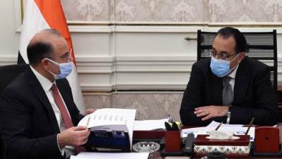 رئيس الوزراء يلتقي رئيس البورصة لاستعراض مؤشرات أداء السوق خلال عام 2021