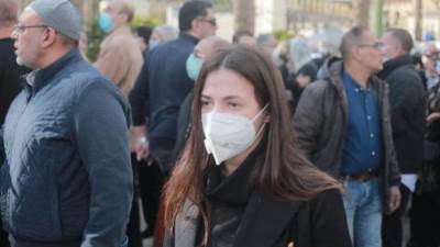  نجوم الفن يلقون نظرة الوداع الأخيرة علي مها أبو عوف قبل دفنها