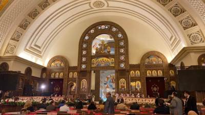 بدء رفع بخور باكر استعداد للإحتفال بعيد القيامة المجيد بكاتدرائية ميلاد المسيح