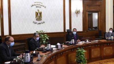 "مدبولي" يتابع إدارة وتشغيل شبكتي نقل وتوزيع الكهرباء في العاصمة الإدارية الجديدة