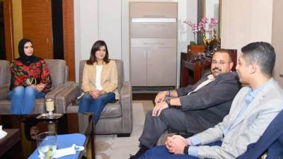 وزيرة الهجرة تلتقي بالشباب المصريين بالخارج المشاركين في منتدى شباب العالم