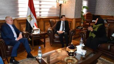 وزير الشباب والرياضة يستقبل زوجة الراحل أدهم السلحدار