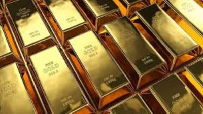 الذهب يتراجع بعد موجة صعود عقب تصريحات رئيس المركزي الأمريكي