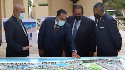 رئيس الوزراء يعقد اجتماعا مع المستثمرين السياحيين لاستعراض المشروعات بمدينة العلمين الجديدة