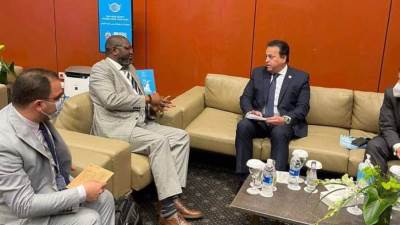 خالد عبد الغفار يبحث مع المركز الأفريقي للسيطرة على الأمراض سبل التعاون