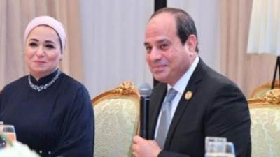 وصول الرئيس السيسي مشروع النصب التذكاري والمشاركون يلتقطوا السيلفي