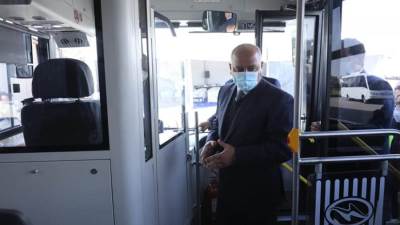 بالصور.. ماذا يفعل وزير النقل في مصنع GB POLO العين السخنة للاتوبيسات؟