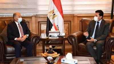 وزير الرياضة يشهد توقيع بروتوكول استضافة مصر لثلاث بطولات دولية