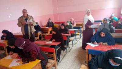 "الشباب والرياضة" تجري اختبارات فصول محو الامية بمشروع "المصريون يتعلمون"