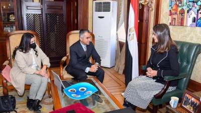 تفاصيل لقاء وزيرة الهجرة والرئيس التنفيذي لمؤسسة شباب القادة