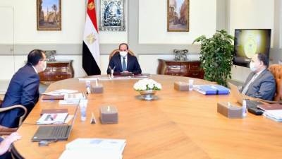 السيسي يوجه بإقرار علاوتين بتكلفة نحو 8 مليارات جنيه