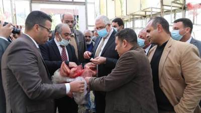 وزير الزراعة يتفقد تجربة زراعة القصب بالشتل في مركز البحوث الزراعية