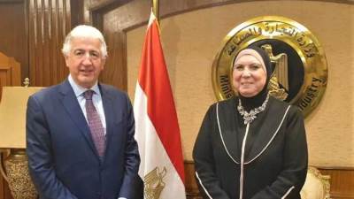 وزيرة التجارة والصناعة تلتقي رئيس مجلس ادارة المؤسسة الاسلامية لتمويل التجارة