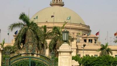 قرار بإستكمال الامتحانات أون لاين بجامعة القاهرة لكلية إعلام