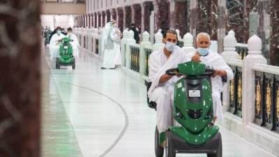 رئاسة شؤون الحرمين توفر ٨٠٠٠ عربة لقاصدي المسجد الحرام