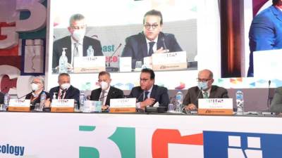 وزير التعليم ورئيس جامعة عين شمس يفتتحان المؤتمر الدولي لأورام الثدي