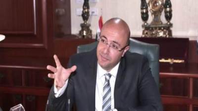 إحالة طالب ثانوي للتحقيق بعد اختراقه للتابلت ومحاولة تصوير الامتحان