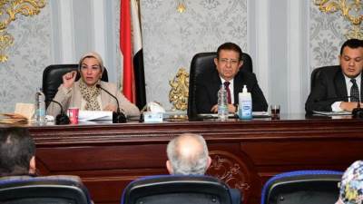 وزير البيئة تستعرض ملف التغيرات المناخ وتأثيرها على الدول العربية