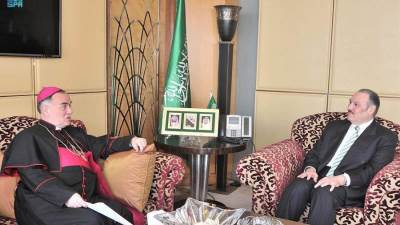 سفير المملكة لدى مصر يلتقي بسفير الفاتيكان