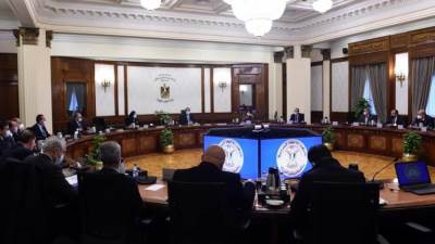 رئيس الوزراء يلتقى رؤساء وممثلي المجالس التصديرية لمناقشة مقترحاتهم بشأن زيادة الصادرات