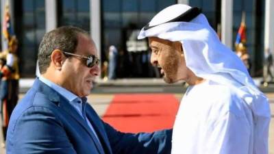 السيسي يؤكد لمحمد بن زايد ثوابت الموقف المصري تجاه تسوية الأزمات الإقليمية