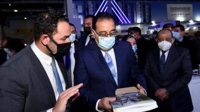 رئيس الوزراء يشيد بجناح مركز المعلومات ودعم اتخاذ القرار