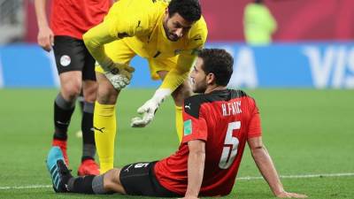 شد في العضلة الخلفية والضامة..تعرف على حالة الشناوي وحمدي فتحي بعد المباراة