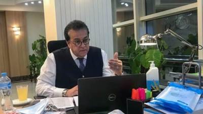 عبدالغفار يوجه بالتوسع في حملات التطعيم ضد كورونا وتوعية المواطنين بأهمية اللقاحات