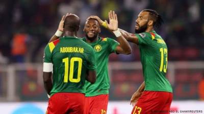 الكاميرون تنجح في التأهل لنصف النهائي.. وتنتظر الفائز غدًا