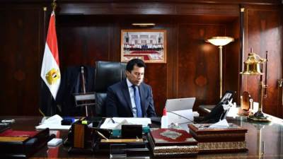 وزير الرياضة يتابع نتائج برنامج "جسور الأمل" بالتعاون مع مؤسسة زايد العليا