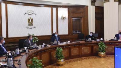 "مدبولي" يشدد على وضع خريطة طريق لتنفيذ استراتيجية صناعة السيارات فى مصر